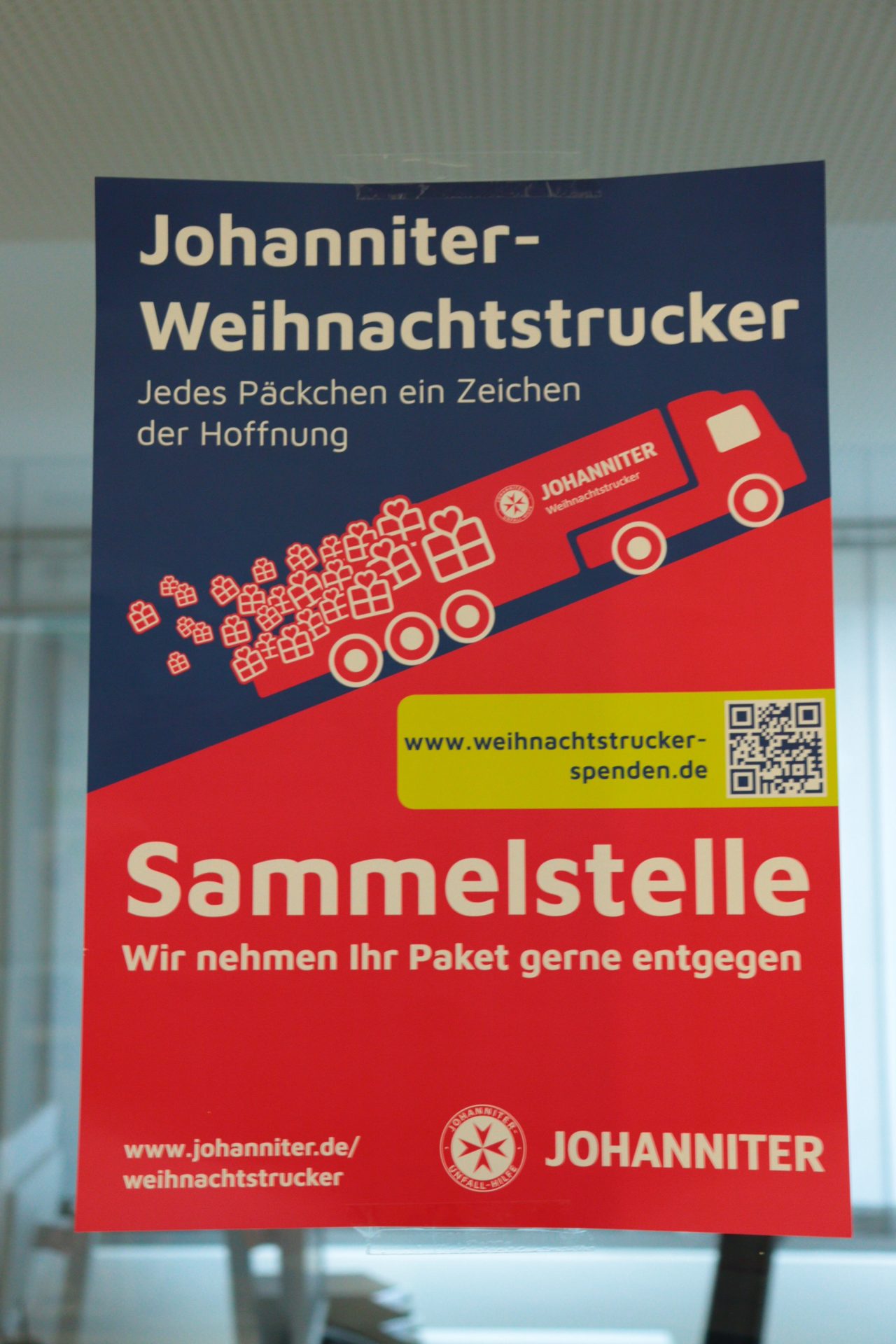 Sammelstelle Johanniter-Weihnachtstrucker im Rathaus