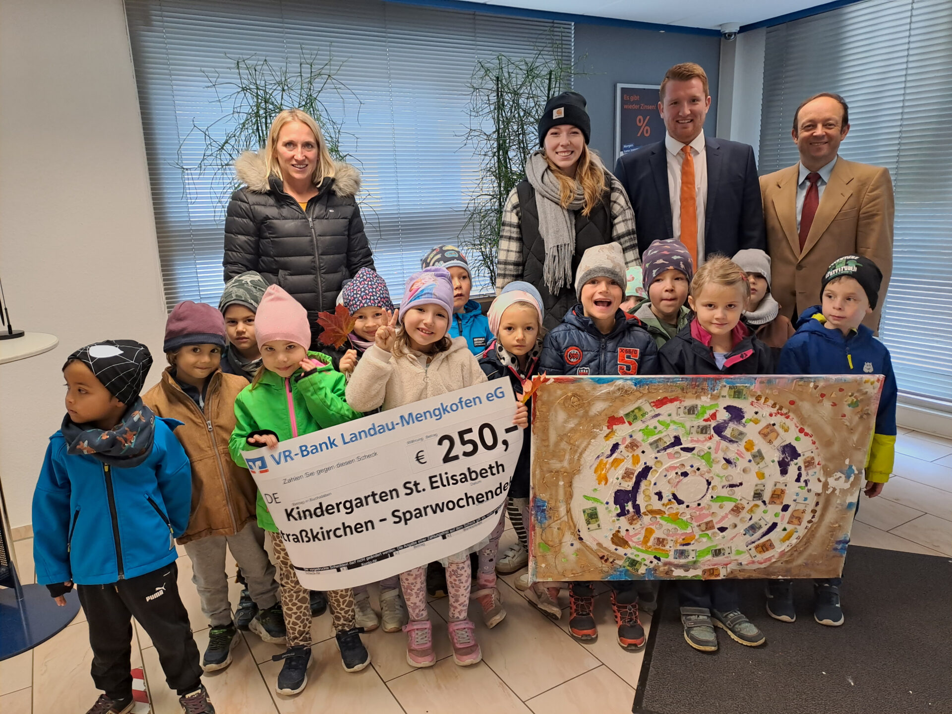 Spende für Außenanlage im Kindergarten St. Martin und St. Elisabeth